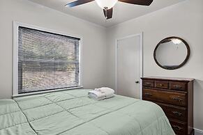 The Gray Whale Cottage 2 Bedroom Home by RedAwning