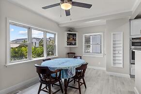 The Gray Whale Cottage 2 Bedroom Home by RedAwning