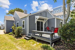 The Gray Whale Cottage 2 Bedroom Home by RedAwning