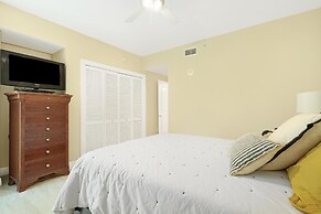 Mustique 1602 4 Bedroom Condo by RedAwning