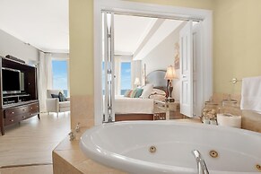 Mustique 1602 4 Bedroom Condo by RedAwning