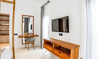 Hutan Villa by EVDEkimi