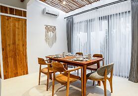 Hutan Villa by EVDEkimi