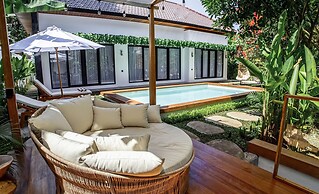 Hutan Villa by EVDEkimi
