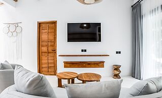 Hutan Villa by EVDEkimi