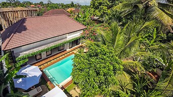 Hutan Villa by EVDEkimi