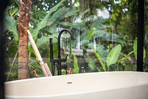 Hutan Villa by EVDEkimi