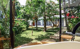 Hutan Villa by EVDEkimi