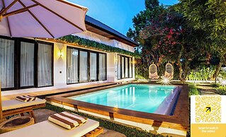 Hutan Villa by EVDEkimi