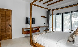 Hutan Villa by EVDEkimi