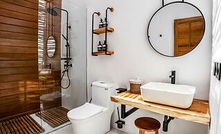 Hutan Villa by EVDEkimi