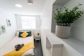 Large Studio Available on First Floor!