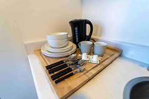 Modern Studio Available Close to the City