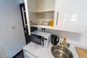 Modern Studio Available Close to the City