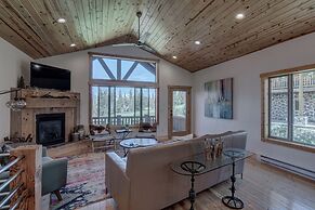 Kussy Chalet at Terry Peak