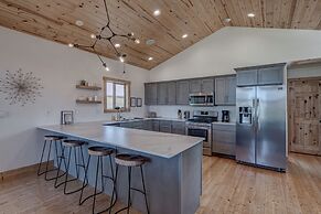 Kussy Chalet at Terry Peak