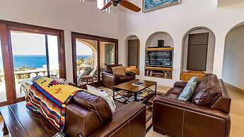 Easy access to South Palmilla beach