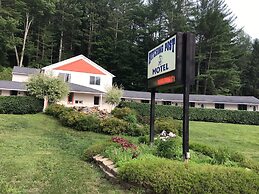 Hitching Post Country Motel