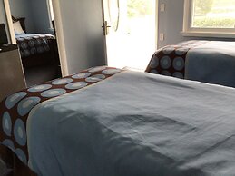 Hitching Post Country Motel