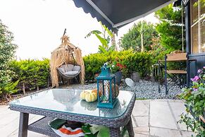 Vacation Flat w Garden Pool in Bodrum Gumusluk