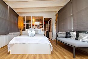 Vacation Flat w Garden Pool in Bodrum Gumusluk