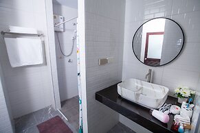 The Brown boutique patong