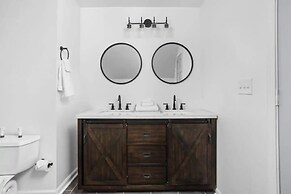 TWO CozySuites 3BD Arsenal Heights Indy