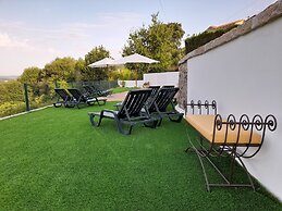 Coliving The VALLEY Portugal with Coworking Space open 24-7