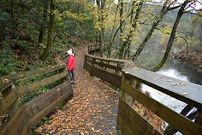 Coliving The VALLEY Portugal with Coworking Space open 24-7