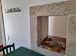 Coliving The VALLEY Portugal with Coworking Space open 24-7