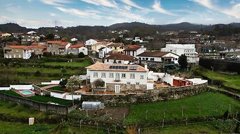 Coliving The VALLEY Portugal with Coworking Space open 24-7