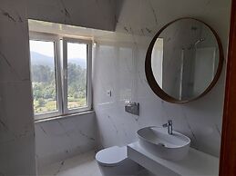 Coliving The VALLEY Portugal with Coworking Space open 24-7