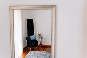 Coliving The VALLEY Portugal with Coworking Space open 24-7