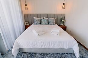 Coliving The VALLEY Portugal with Coworking Space open 24-7