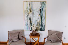 Coliving The VALLEY Portugal with Coworking Space open 24-7