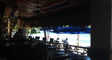 Birdwatchers Beachfront Hotel Panglao