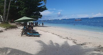 Birdwatchers Beachfront Hotel Panglao