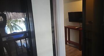 Birdwatchers Beachfront Hotel Panglao