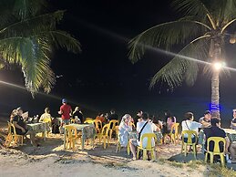 Birdwatchers Beachfront Hotel Panglao