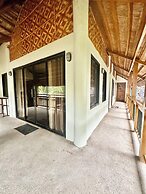 Birdwatchers Beachfront Hotel Panglao