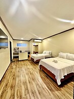 Birdwatchers Beachfront Hotel Panglao