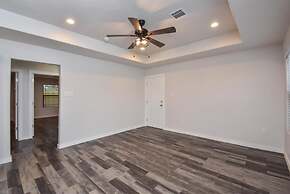 Charming 2-bed Apartment in Houston