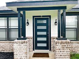 Charming 2-bed Apartment in Houston