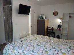 R & C - Room and Calm
