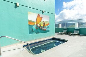 Picturesque Pacific Monarch 2 Bedroom Condo by RedAwning