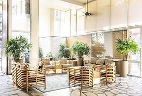 Picturesque Pacific Monarch 2 Bedroom Condo by RedAwning