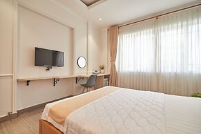 Bin Bin 10 - Mimosa Hotel near Tan Son Nhat Airport