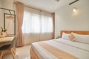 Bin Bin 10 - Mimosa Hotel near Tan Son Nhat Airport