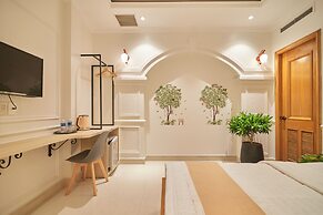 Bin Bin 10 - Mimosa Hotel near Tan Son Nhat Airport