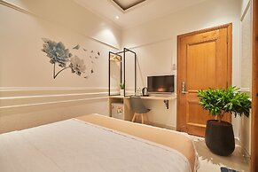 Bin Bin 10 - Mimosa Hotel near Tan Son Nhat Airport